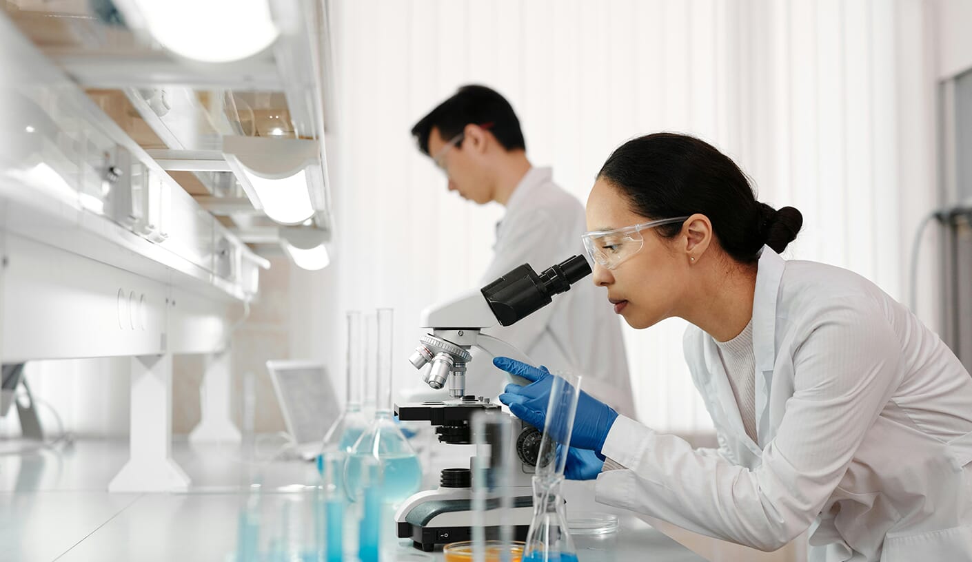 Viagra vs Cialis UK: Sildenafil and Tadalafil Compared guide image